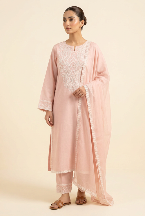 Angled model view with dupatta